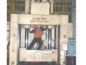 Instalasi Main Cylinder Hydraulic Mesin Press