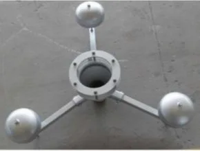 Floating oil skimmers