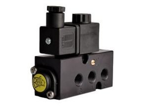 ROSS Pneumatrol 1/4", BSP/NPT, Namur Mount, 3/2 or 5/2, Internal Pilot, Single Solenoid
